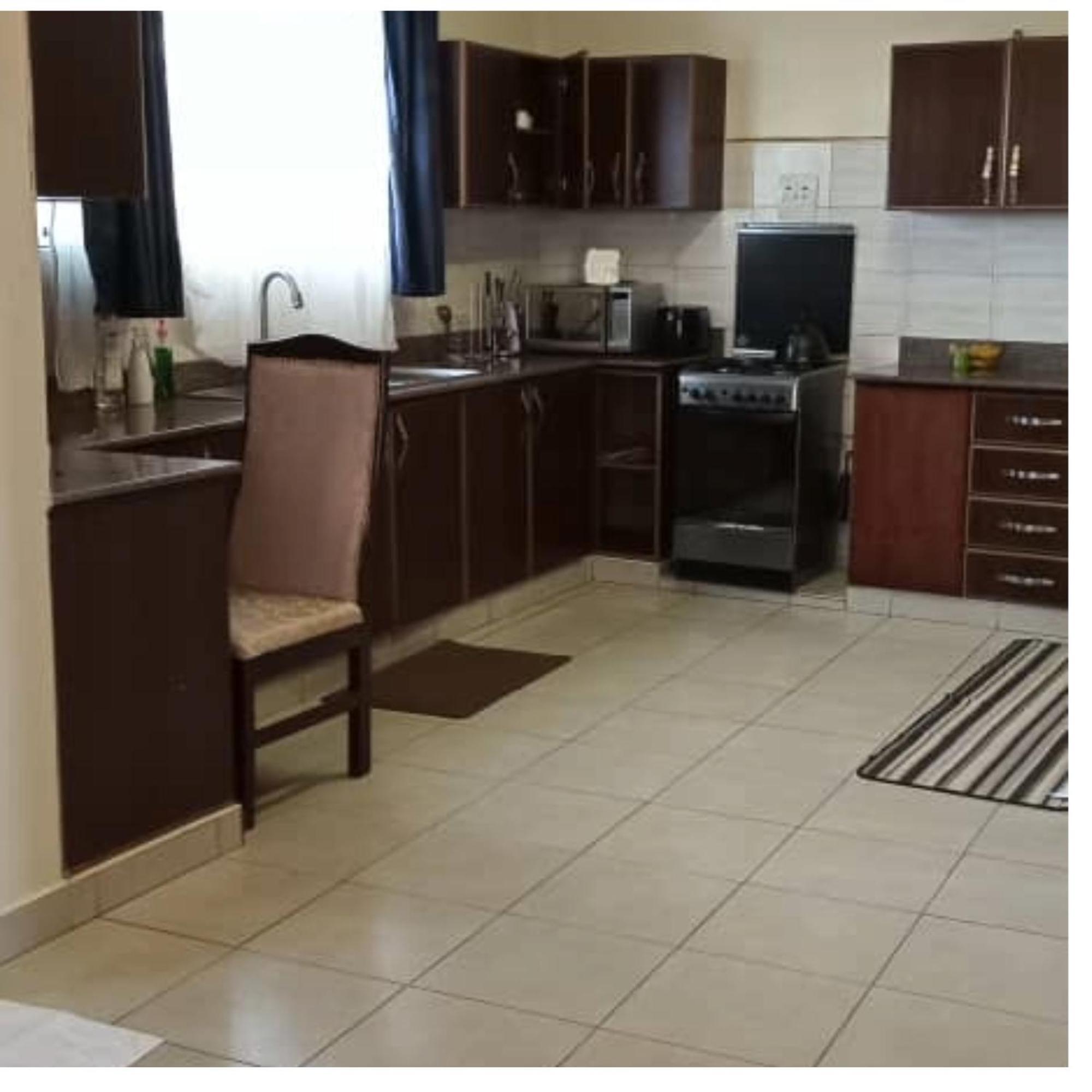 אנטבה The Abode Apartments Lake View & Breakfast Suite Near Beach מראה חיצוני תמונה