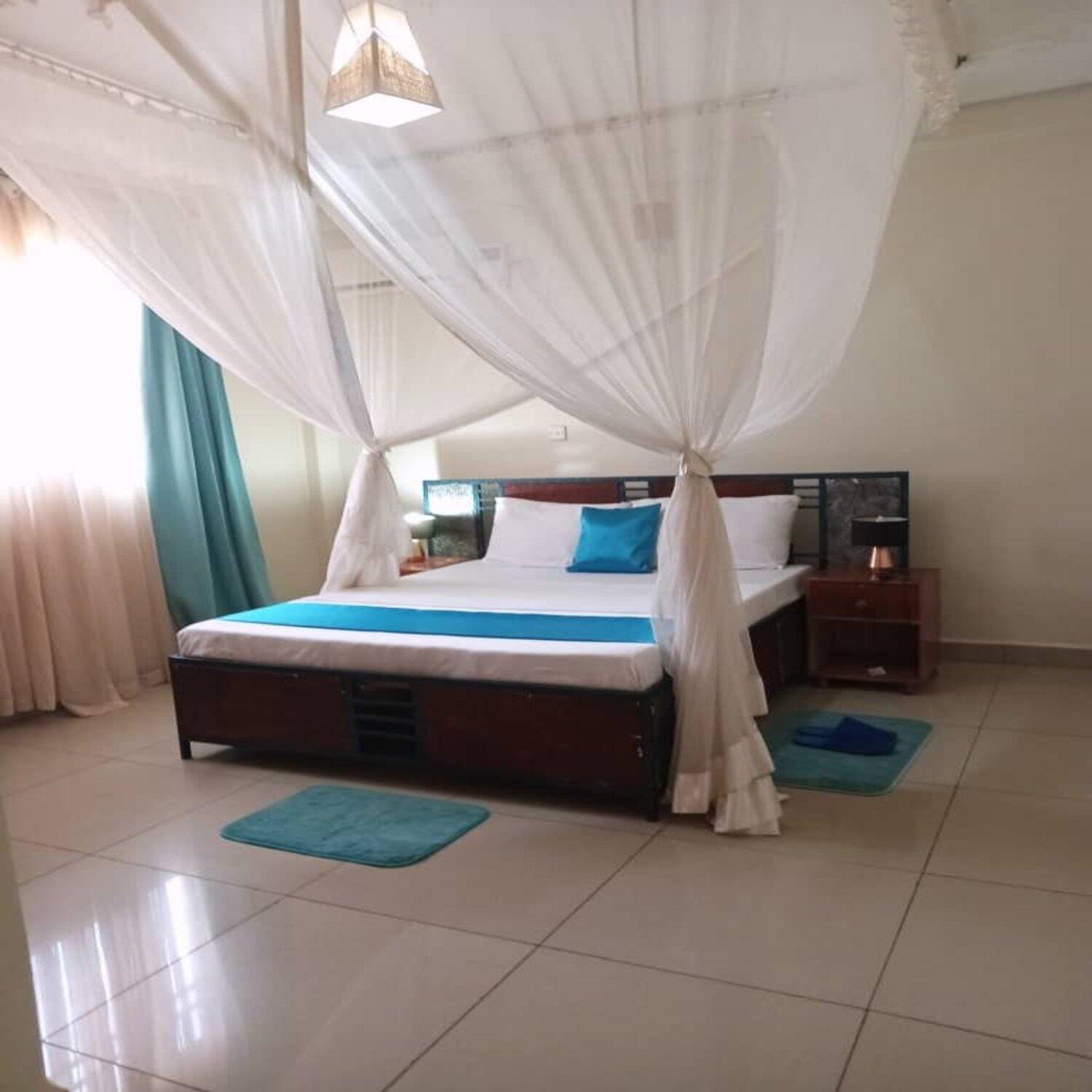אנטבה The Abode Apartments Lake View & Breakfast Suite Near Beach מראה חיצוני תמונה