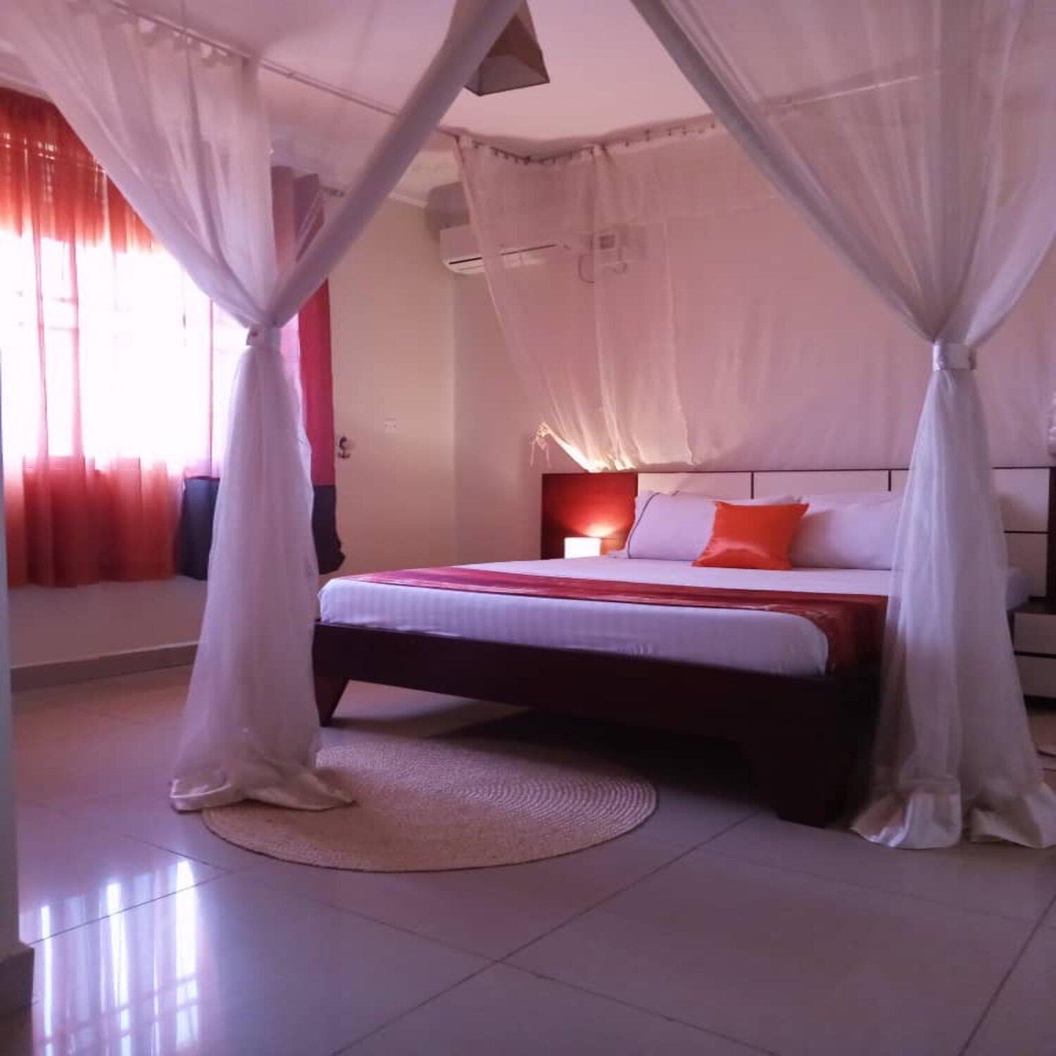 אנטבה The Abode Apartments Lake View & Breakfast Suite Near Beach מראה חיצוני תמונה